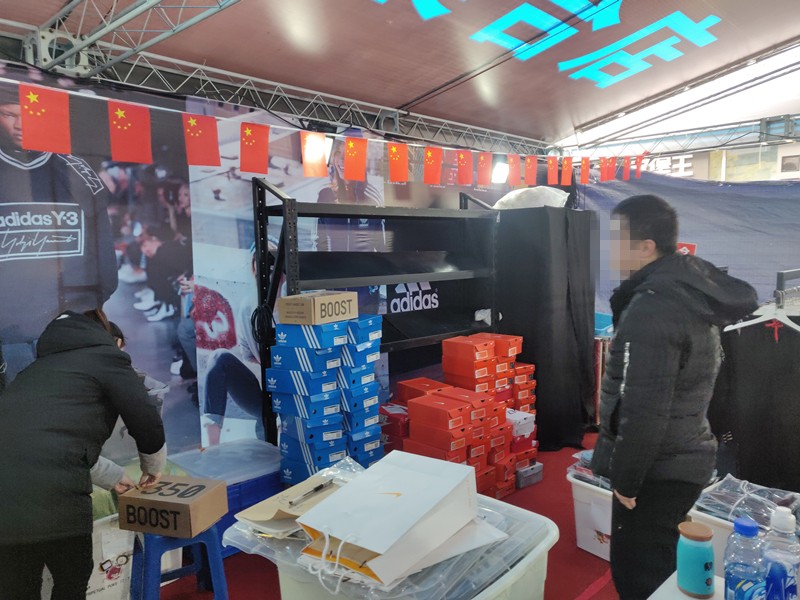 假冒耐克注册商标罪判决案例,假冒注册商标罪耐克判决书