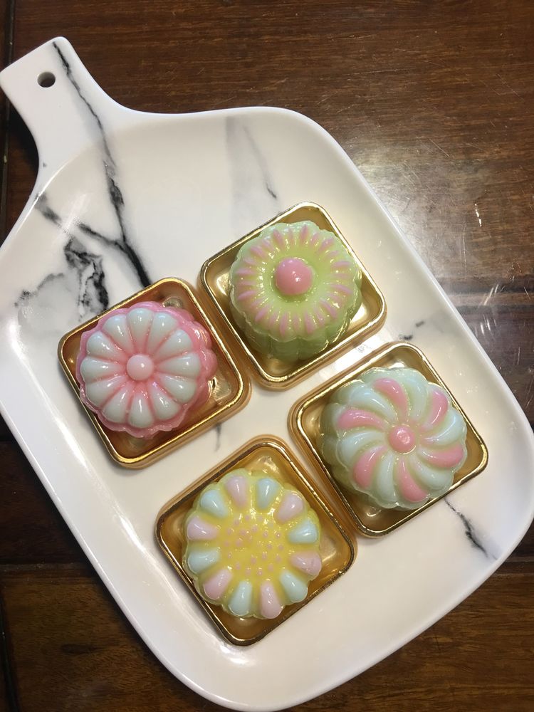 我陪女儿做烘焙年入20万女儿上了报我也成网红