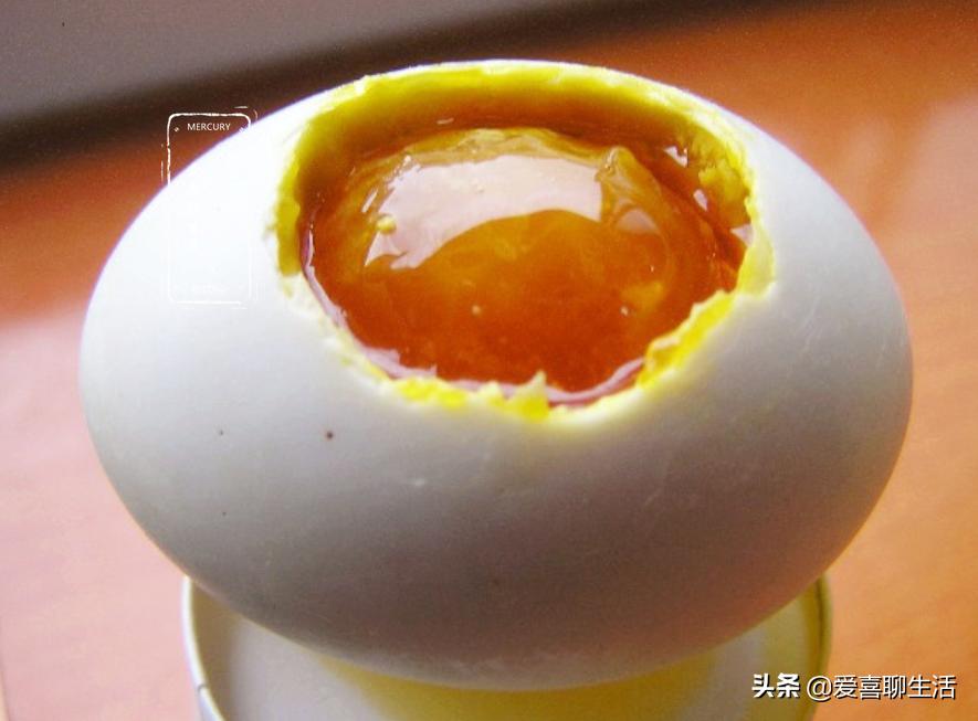 老祖宗的腌制咸鸭蛋的方法,50年腌制咸鸭蛋老方子