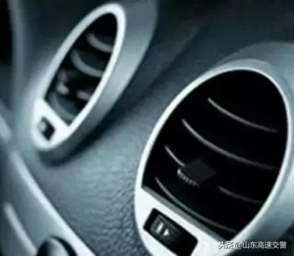 冬天汽车玻璃怎样快速去除霜雪,怎样快速去除车前窗的霜雪