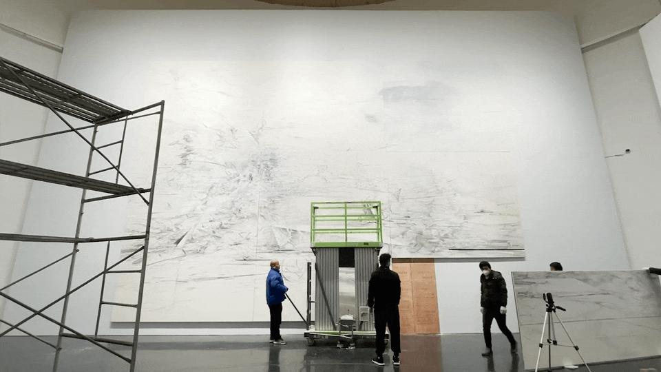 东北小城走出的“狂徒”：火遍全世界，老外排队看他的展