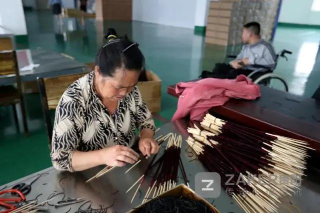 贵州决战脱贫攻坚走进万山,贵州脱贫攻坚视频