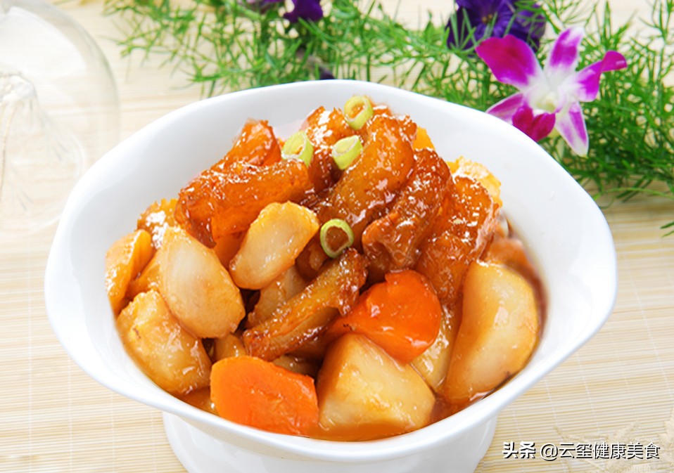 孔融四岁让梨启示孝亲敬老的美德，明日推荐一道美食补肝又养血