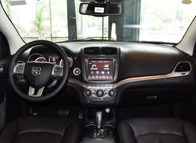 道奇酷威落地价新车,落地26万提车