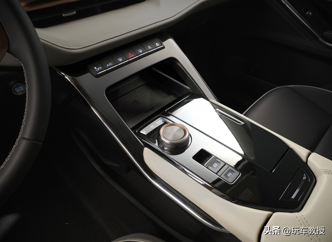 国产suv爆款试驾长城全新哈弗h6,国产suv车型哈弗h615款畅销吗