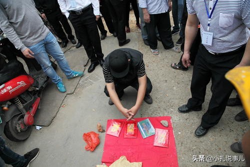 小札回应质疑视频,赌博被抓事实清楚可以当场处罚吗