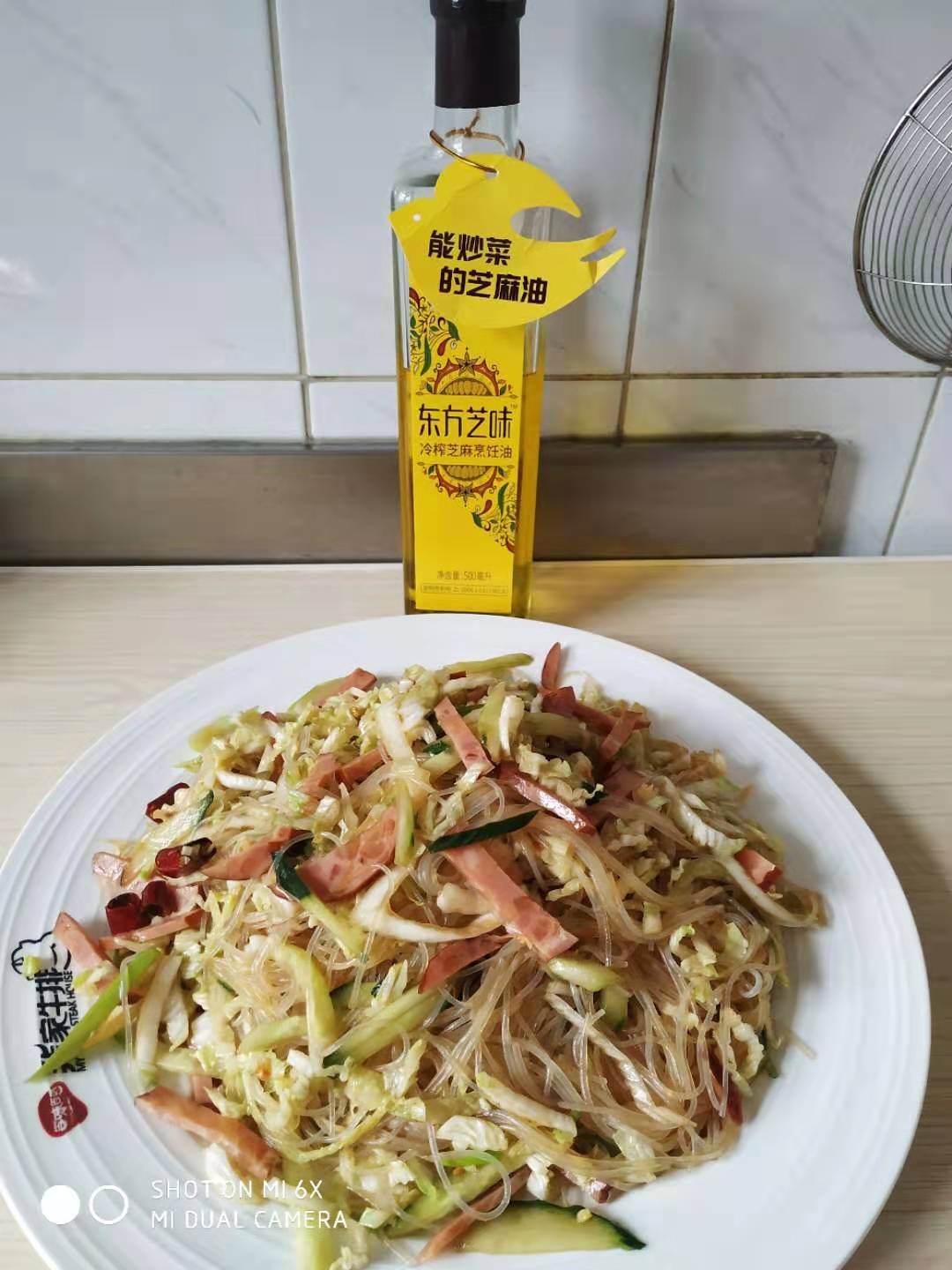 凉拌火腿肠金针菇干豆腐,凉拌火腿肠年夜饭飘香