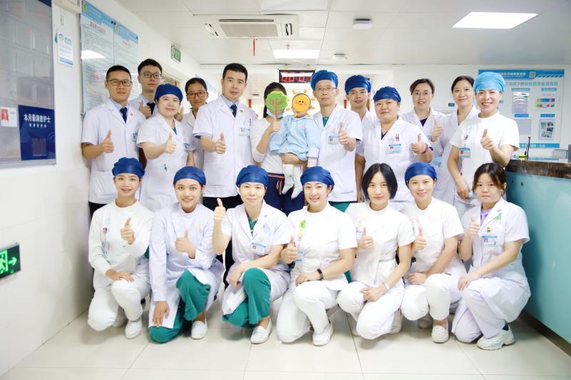 一场手术,一场紧急救治将孩子抢了回来