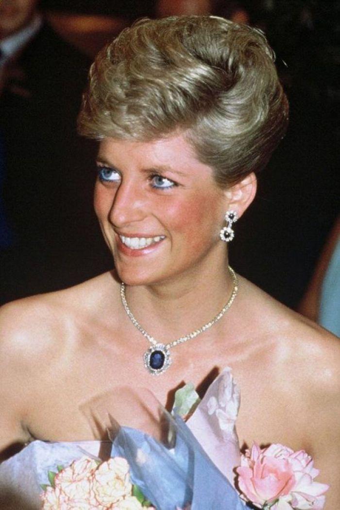 戴安娜对查尔斯的报复,戴安娜和查尔斯不和的原因
