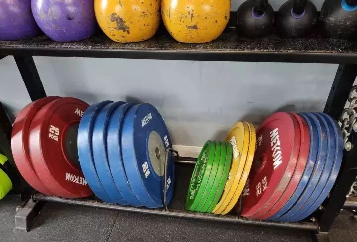 国内健身教练培训机,设备最全健身房