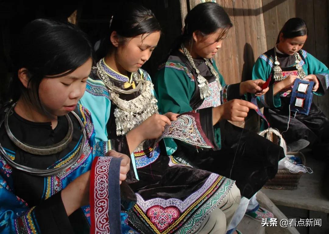 纯手工水族马尾绣,水族马尾绣传承千年的活化石