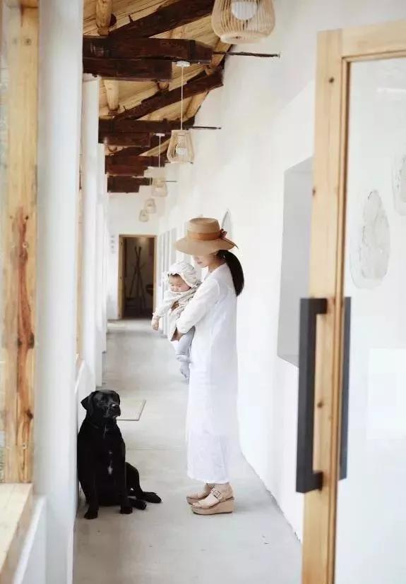 80后夫妻住山,80后两口子隐居大山