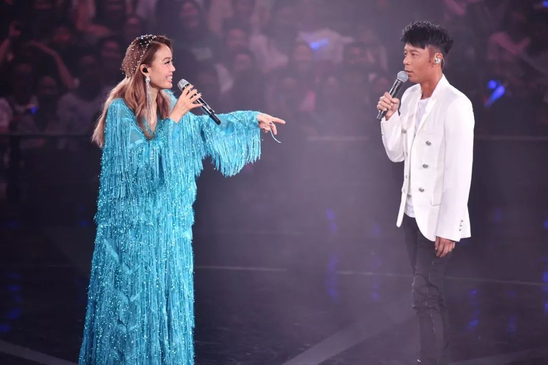 容祖儿张学友刘德华,容祖儿演唱会刘德华出场