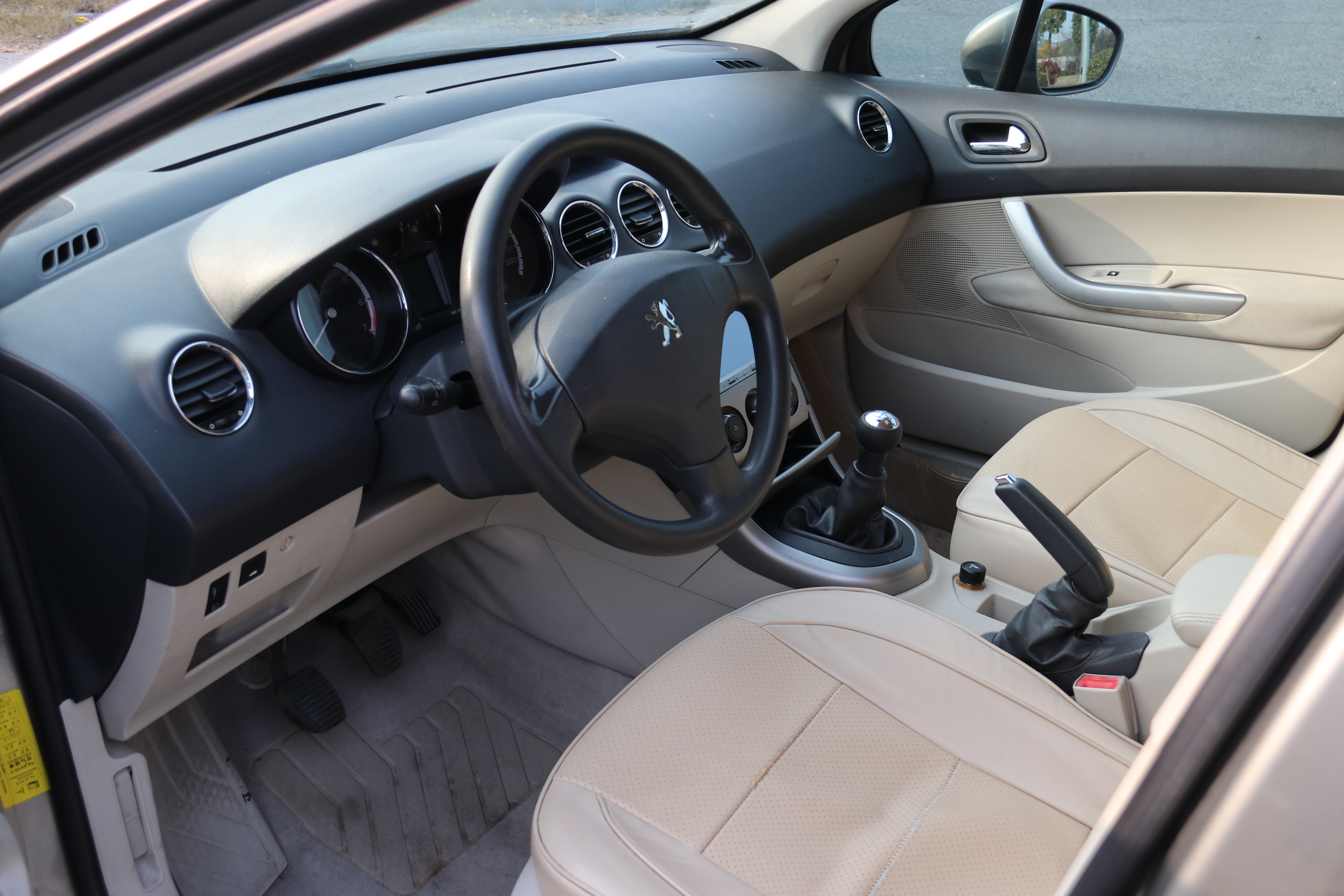 哪辆法系车最具性价比,十五万落地法系车哪款质量最好