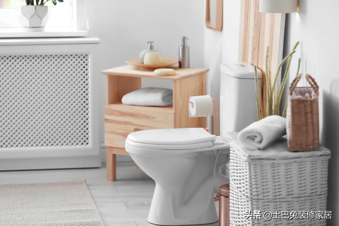 卫生间总是反味臭气熏天,一楼卫生间反味臭气熏天