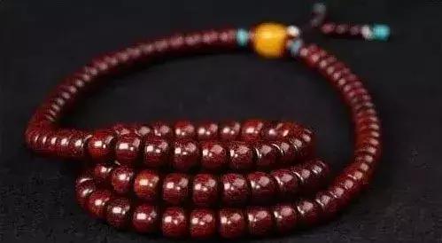 越盘手越黏是咋回事,越盘越香怎么回事