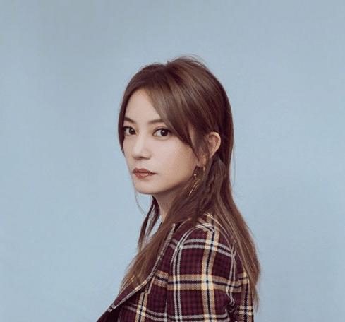 赵薇谈少林足球,周星驰赵薇踢球少林足球片段