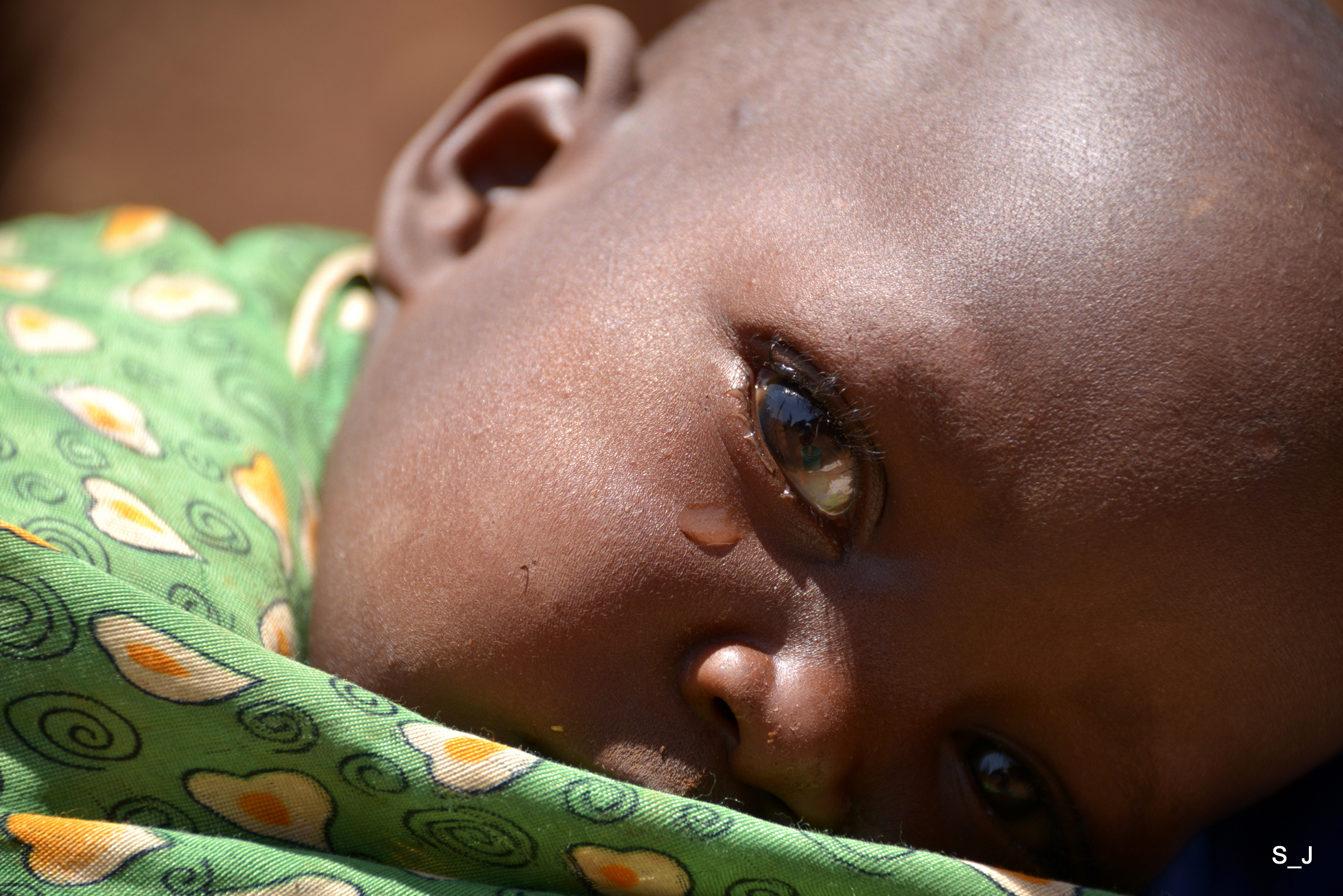 肯尼亚：在贫穷，疾病和混乱中哭泣的非洲大陆