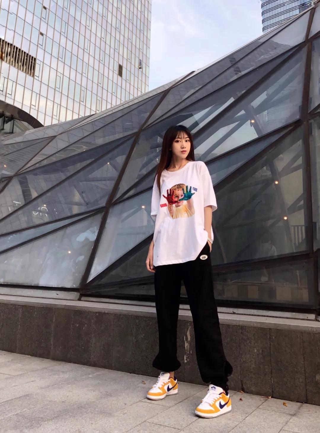 穿搭跟风学生党,穿搭不要盲目的去跟风