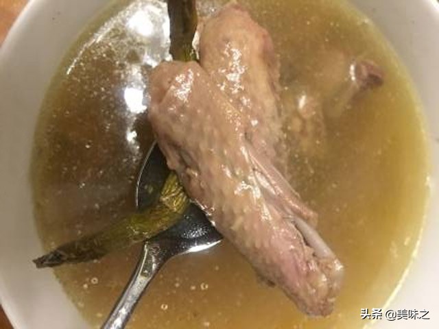 石斛煲什么汤好喝,适合春夏季节的石斛汤