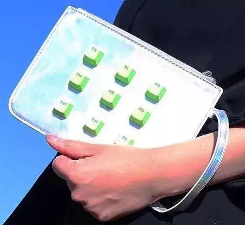 火爆全宇宙的“泫雅风”背后有着怎样的文化元素？转发送眼影盘