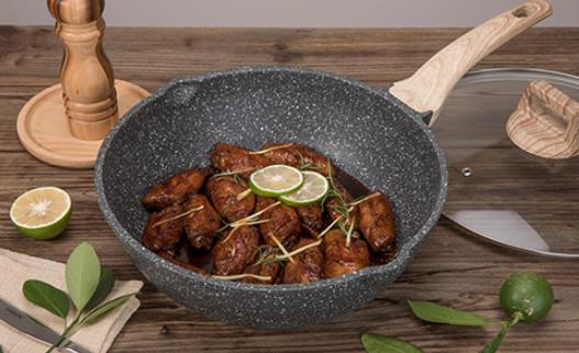 收入超过7位数的主播，推荐了一次不粘锅，为什么被骂这么惨？