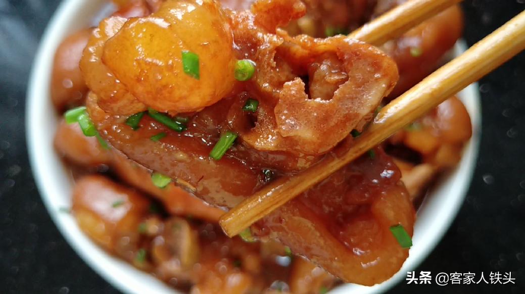 猪脚最好吃的做法教程,咸香猪脚的制作方法视频