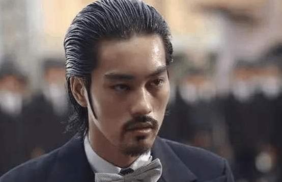 斧头帮琛哥跟包租公是同一个人吗,斧头帮帮主琛哥怎么死的