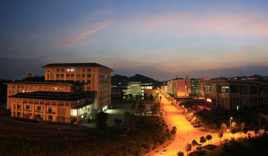 四川口腔医学收分最低的院校,口腔医学大专收分