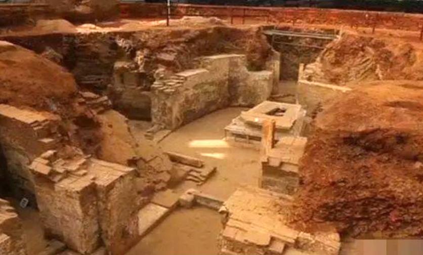 皇帝古墓挖掘真实记录,古墓考古纪录片棺椁中的发现