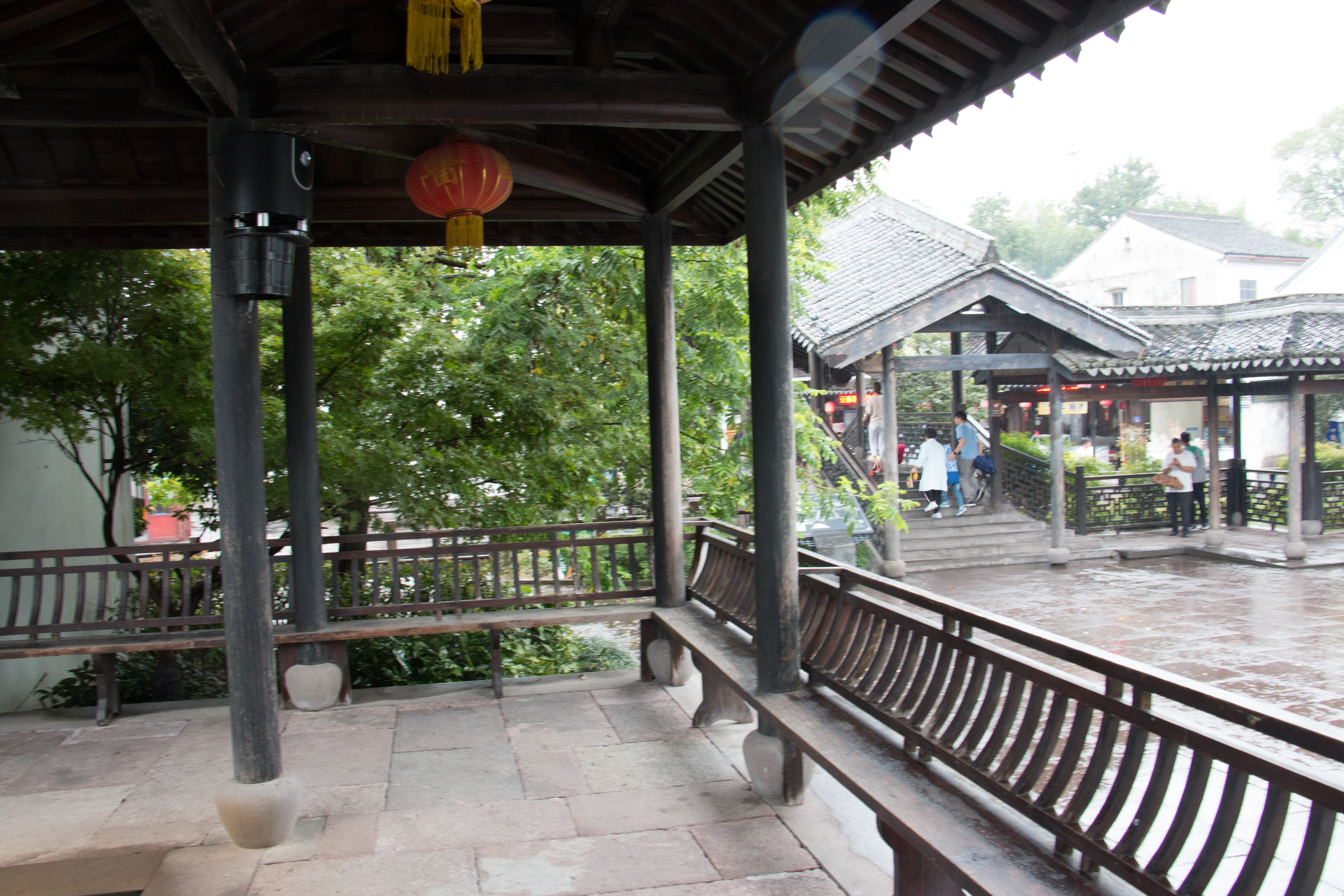 鹤皋古镇,鸣鹤古镇绕湖路