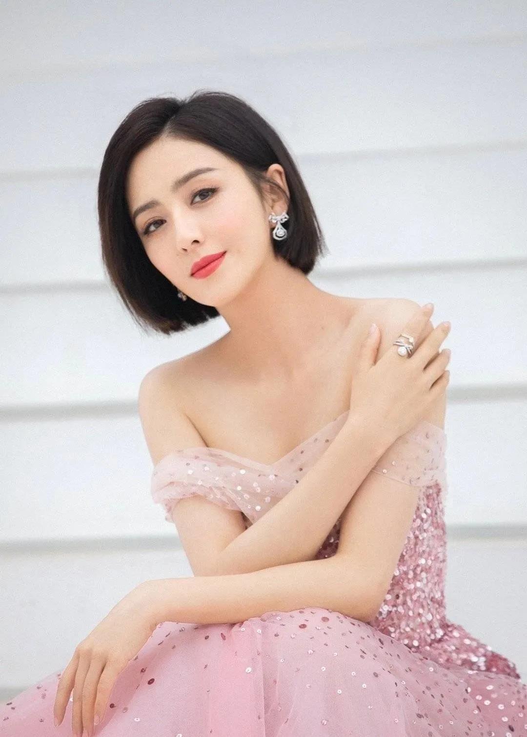 佟丽娅采访女性,佟丽娅采访新女性