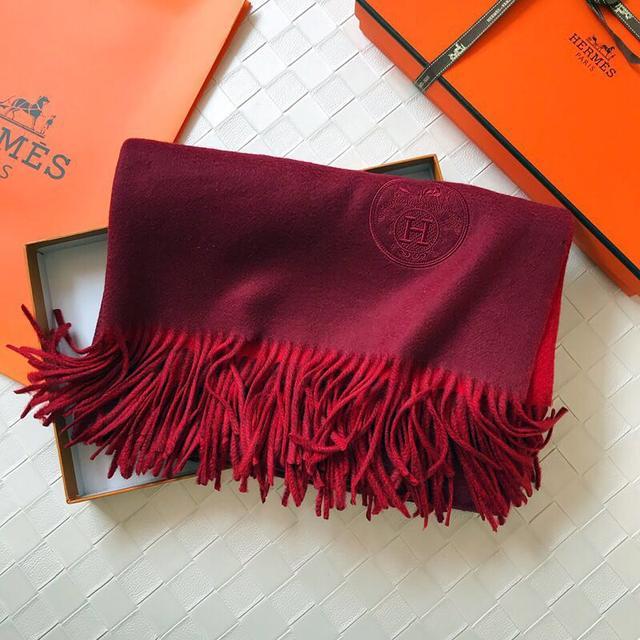 2019年最时尚系围巾方法,2022年最流行的奢侈品围巾