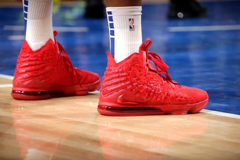 NBA球员上脚：湖人球员的球鞋，波普、麦基和卡鲁索都有！