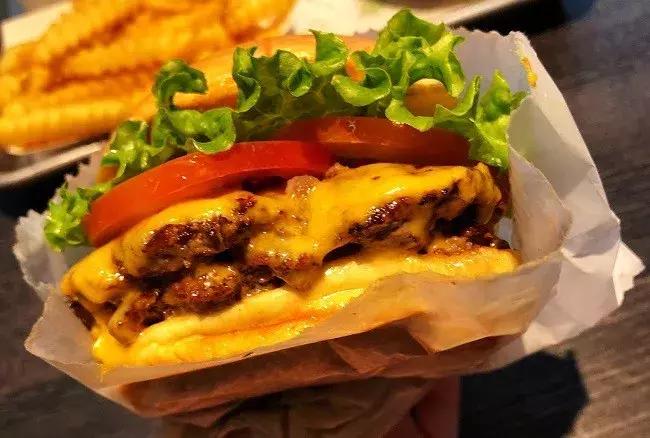 上海shakeshack汉堡哪个好吃,shakeshack深圳排队