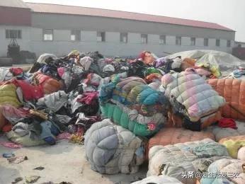 农村致富经:粉碎旧衣服销路广，利润高，感兴趣的可以试试！