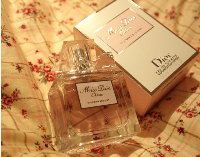 十大留香持久的女士香水品牌,全球最好闻的十大香水品牌女士