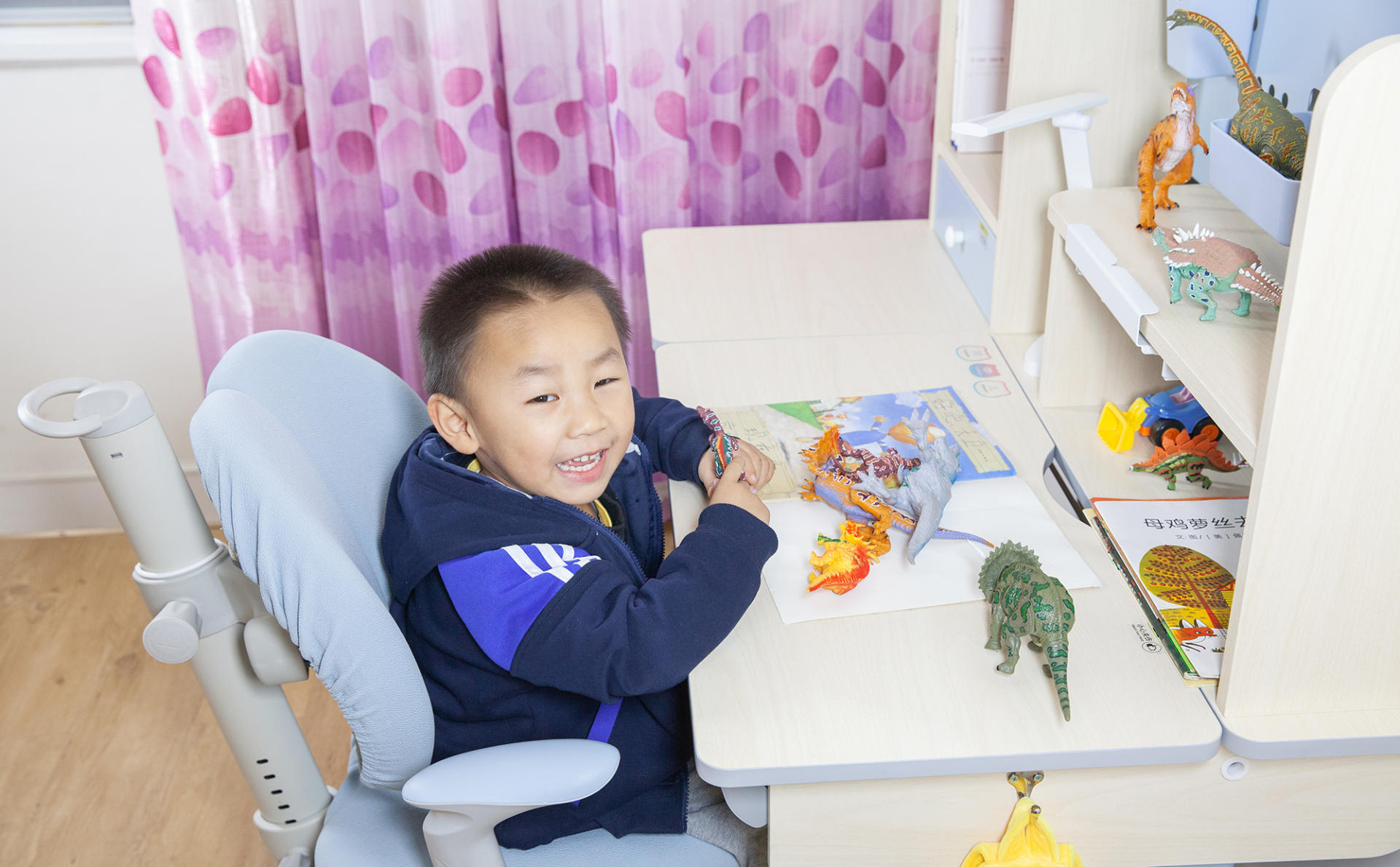 科贝森儿童学习桌和爱果乐,怎么买便宜又好用的儿童学习桌