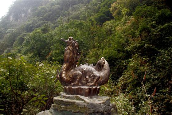 神龙峡：幽谷深深隐桃源