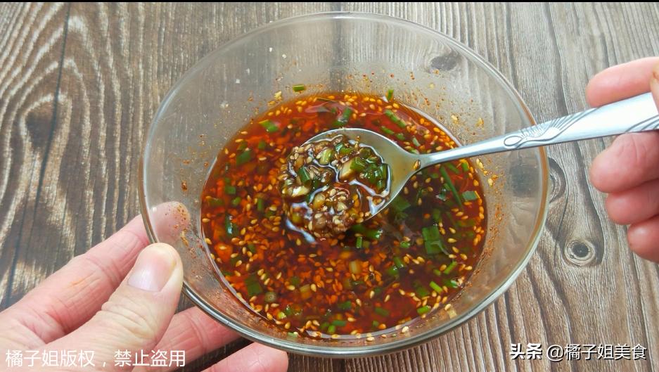 想吃凉粉不用买1斤绿豆就能做,自制凉粉太好吃了