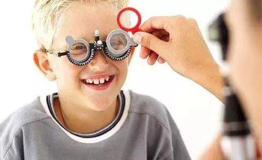 眼科医生对学生的忠告,眼科医生配错眼镜怎么处理