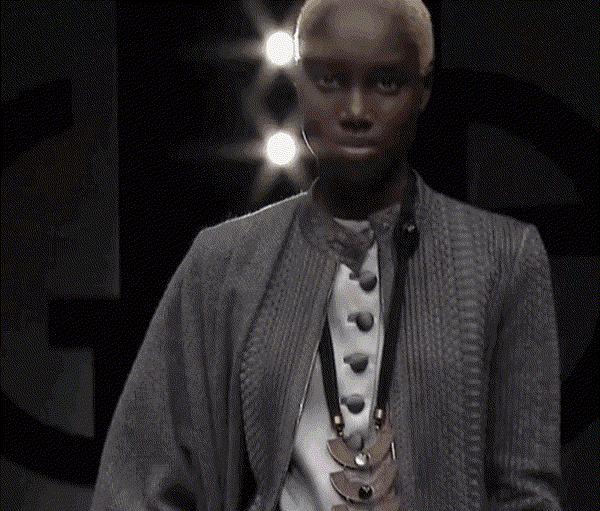 了解乔治阿玛尼,乔治阿玛尼的传奇人生