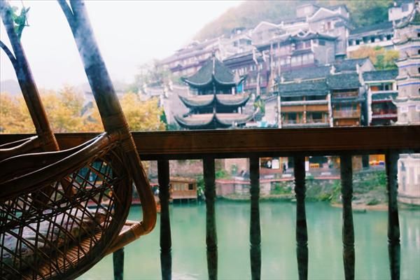 凤凰古城最全攻略看了不后悔,凤凰古城攻略表