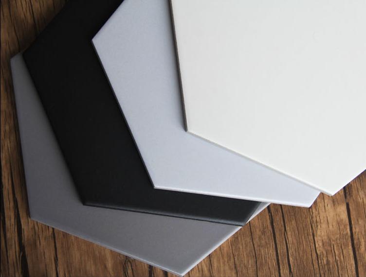 拖地为什么有一股腥味,拖地总是有一种腥味是瓷砖问题吗