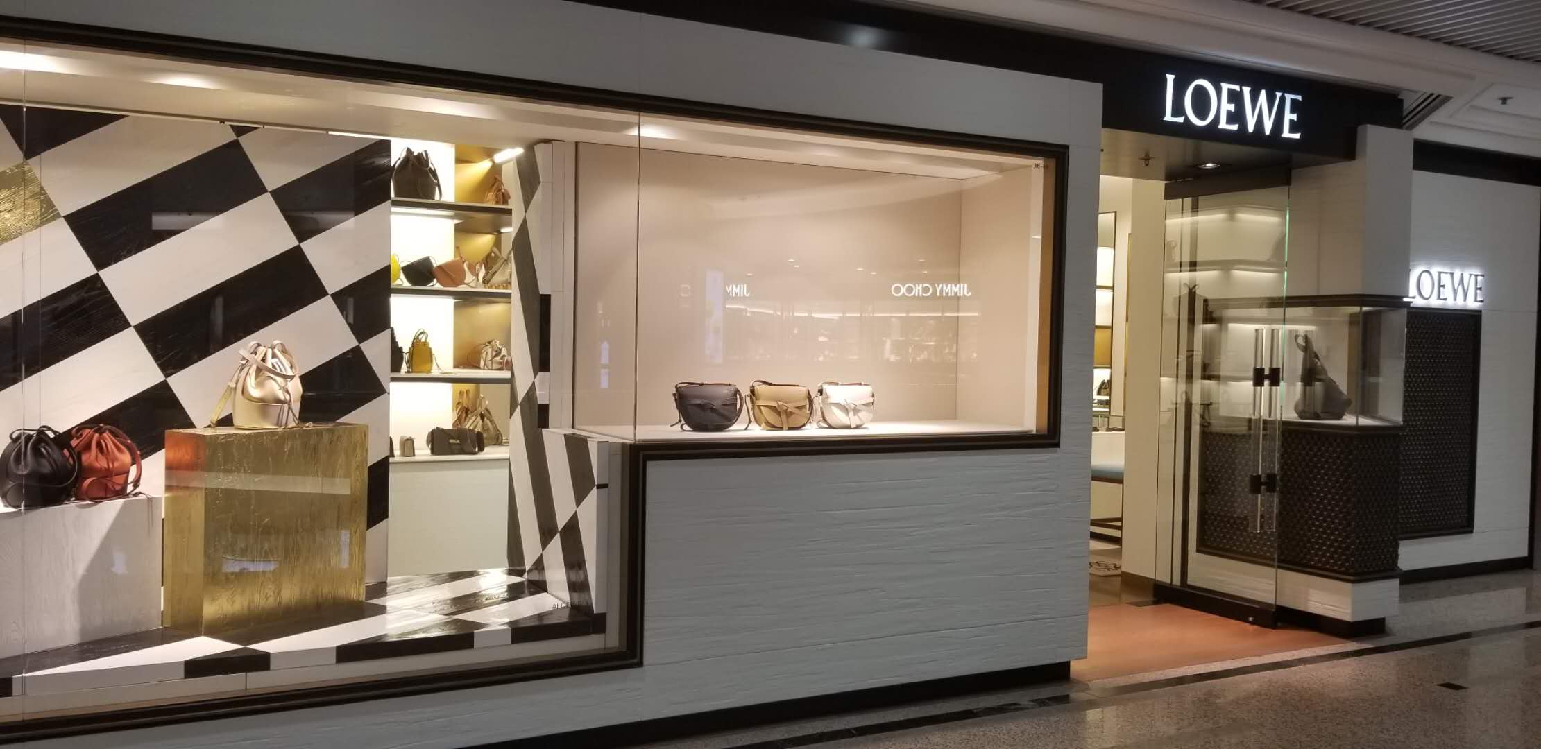 铜锣湾奢侈品时代广场购物攻略,铜锣湾潮流汇购物商城