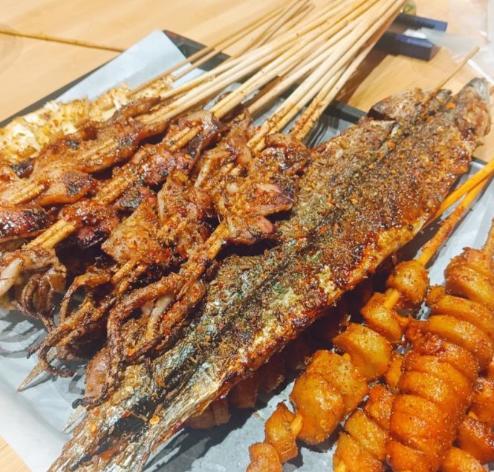 郑州一家烧烤店,郑州最牛的龙虾烧烤店