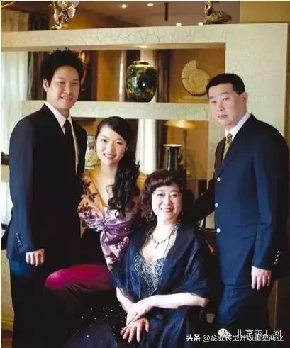 她放弃几十亿家产，用5年的时间打造估值10亿的“最牛茶馆”