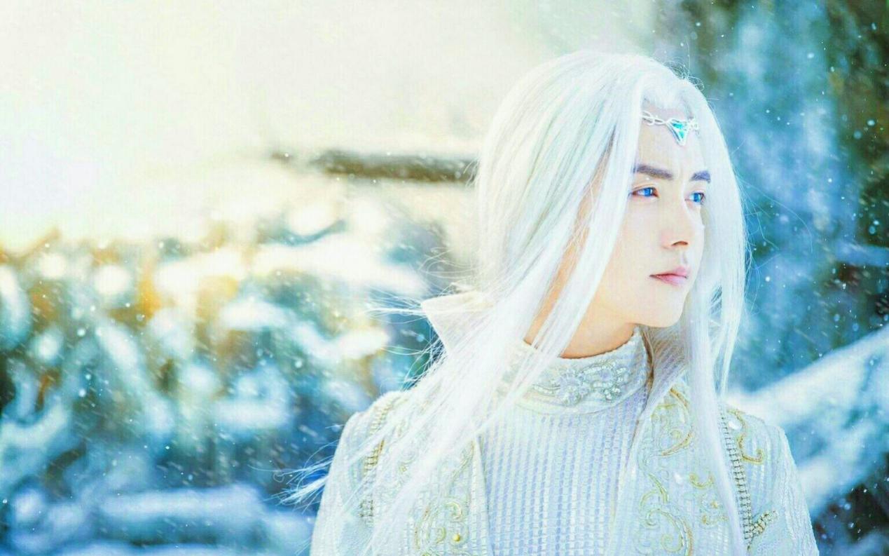 马天宇COS敖丙,hold住了白发又hold住蓝发的男人