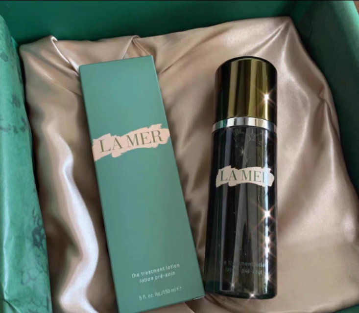 补水保湿超好的一款平价精华水,保湿精华水十大排名