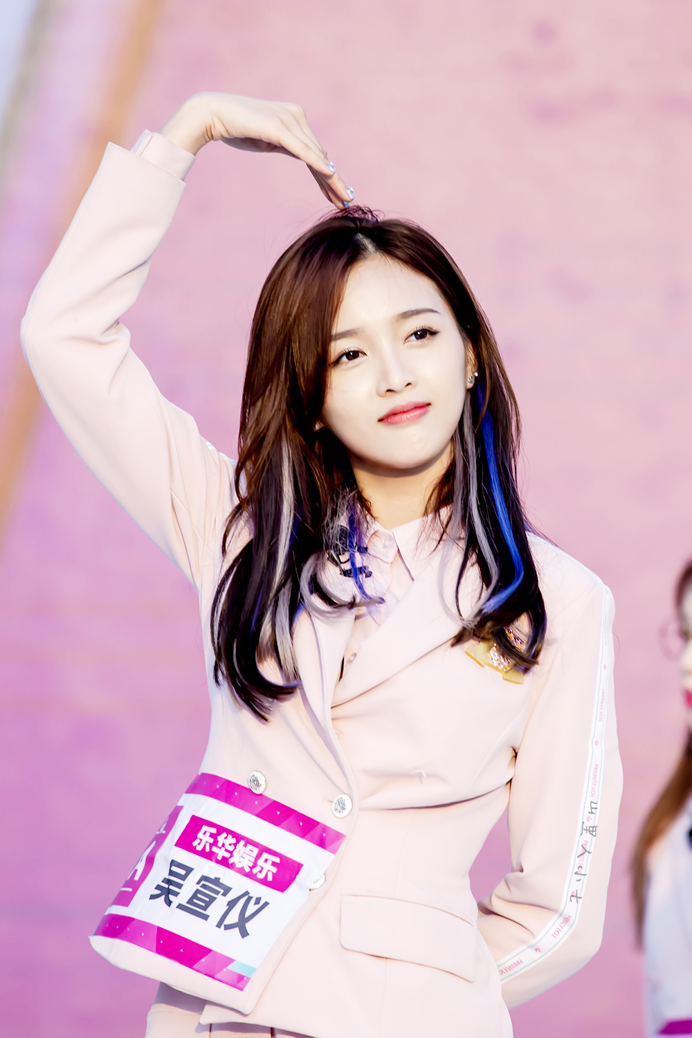 比较火的女明星发型搭配,女明星造型心机发型